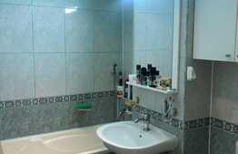 Apartament de 3 camere, decomandat, 69 mp, confortabil în zona Rogerius