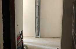 Apartament de 3 camere, 95mp, et 1, bloc nou, zonă centrală