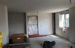 Apartament de 3 camere, 95mp, et 1, bloc nou, zonă centrală