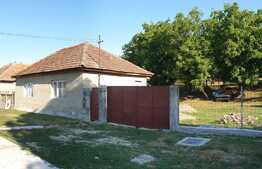 Casă la 12 km de Oradea în Husasău de Criș