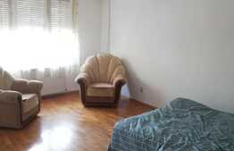 Apartament cu 3 camere, de inchiriat in zona Decebal ! 