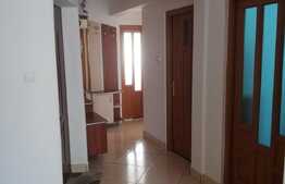 Apartament cu 3 camere, de inchiriat in zona Decebal ! 