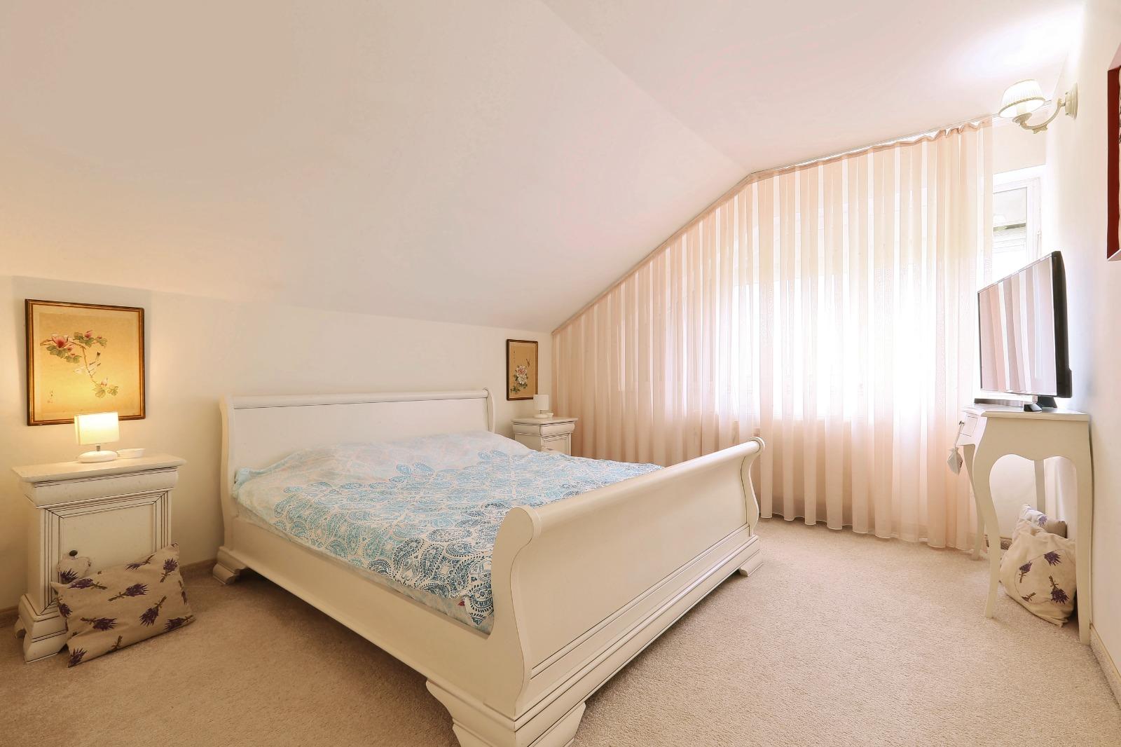 Casa de vânzare 4 camere Ultracentral - 70037CV | BLITZ Oradea | Poza11