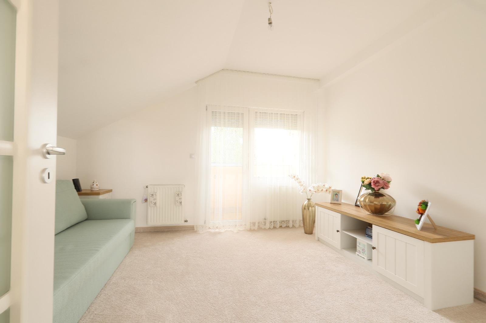 Casa de vânzare 4 camere Ultracentral - 70037CV | BLITZ Oradea | Poza12