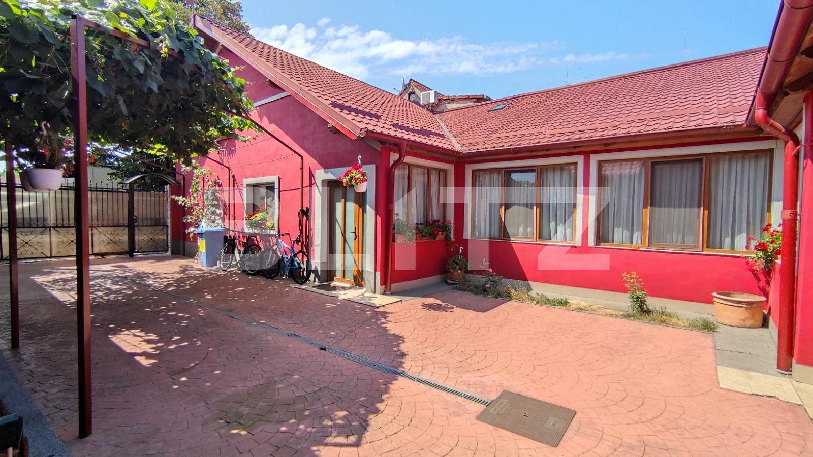 Casa de vânzare 4 camere Calea Clujului - 70067CV | BLITZ Oradea | Poza1