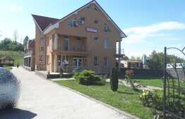 Ocazie! Pensiune Baile 1 Mai, vizavi de Complex Venus, suprafata construita 1677 mp, cu teren 2971 mp