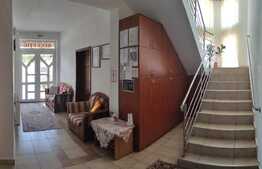 Ocazie! Pensiune Baile 1 Mai, vizavi de Complex Venus, suprafata construita 1677 mp, cu teren 2971 mp