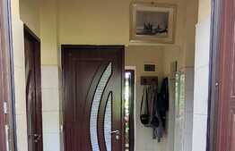 Casa de 54 mp utili, 143 mp teren, zona Subcetate