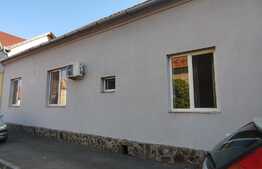 Casa de 54 mp utili, 143 mp teren, zona Subcetate