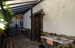 Casa de 54 mp utili, 143 mp teren, zona Subcetate