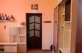 Casa de 54 mp utili, 143 mp teren, zona Subcetate