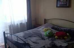 Apartament de vanzare, 3 camere, decomandat, zona Nufarul