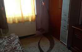 Apartament de vanzare, 3 camere, decomandat, zona Nufarul