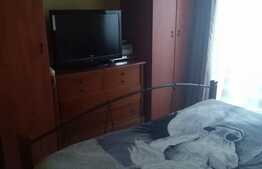 Apartament de vanzare, 3 camere, decomandat, zona Nufarul