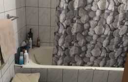 Apartament de vanzare, 3 camere, decomandat, zona Nufarul