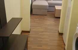 Apartament de trei camere, 47 mp, etaj 2, zona Piata 22 Decembrie