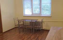 Apartament de trei camere, 47 mp, etaj 2, zona Piata 22 Decembrie