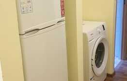 Apartament de trei camere, 47 mp, etaj 2, zona Piata 22 Decembrie