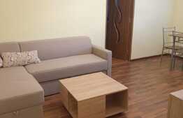 Apartament de trei camere, 47 mp, etaj 2, zona Piata 22 Decembrie