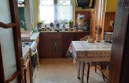 Oportunitate! Apartament de 3 camere, decomandat, etaj intermediar, zona Nufarul