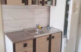 Apartament de 3 camere la casa, 80 mp, etaj 1, zona Piata Unirii