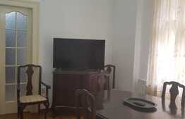 Apartament de 3 camere la casa, 80 mp, etaj 1, zona Piata Unirii
