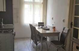 Apartament de 3 camere la casa, 80 mp, etaj 1, zona Piata Unirii