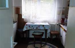 Apartament de 4 camere, 75mp, decomandat, zona Rogerius!