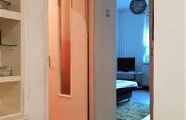 Apartament de 3 camere, tip B, semidecomandat, etaj 1, zona Rogerius!