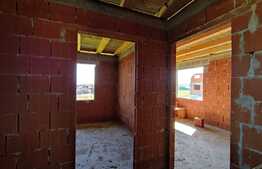 Casa de 95 mp utili, 500 mp teren, in Paleu!