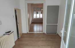 Apartament de 2 camere, imobil tip casa, zona Centrala! 