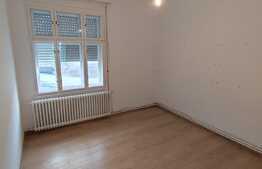 Apartament de 2 camere, imobil tip casa, zona Centrala! 