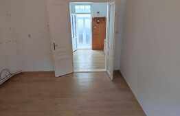 Apartament de 2 camere, imobil tip casa, zona Centrala! 