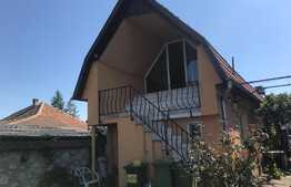 Oportunitate! Casa compusa din 2 corpuri, 180 de metri patrati construiti si teren de 1104 metri patrati in Osorhei!