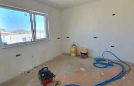 Casă de 3 dormitoare pe un nivel, la intrare în Sânmartin