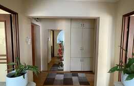 Apartament de două camere, 56 mp, etaj 4, zona Ioșia, un loc de parcare