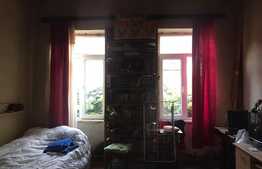 Casa de 66 de mp la curte comuna, ideala pentru investitie in zona Ultracentrala!