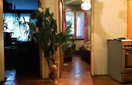 Apartament de 4 camere, semidecomandat, parcare, zona Rogerius!