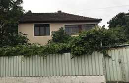 Casa de 286 mp utili si 450 de mp de teren ideala pentru investitie in zona Rogerius