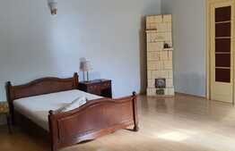 Casă de 2 camere, 98 mp utili, în Centru