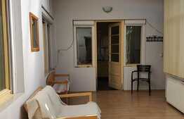 Casă de 2 camere, 98 mp utili, în Centru