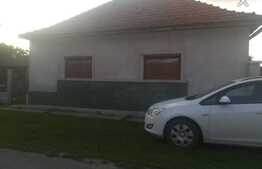 Casa de vanzare de 70 mp si 3200 mp de teren in Ungaria
