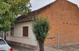 Casă de 3 camere în Ioșia singur în curte