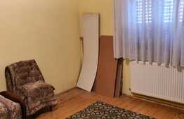 Casă de 3 camere în Ioșia singur în curte