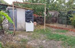 Casă de 3 camere în Ioșia singur în curte