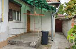Casă de 3 camere în Ioșia singur în curte