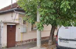 Casă de 3 camere în Ioșia singur în curte