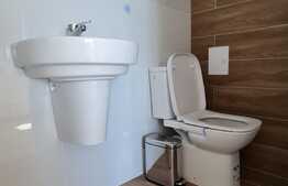 Apartament 4 camere, 74 mp, balcon, zona Prima Universității