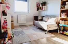 Apartament 4 camere, 74 mp, balcon, zona Prima Universității