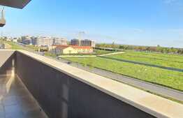 Apartament 4 camere, 74 mp, balcon, zona Prima Universității